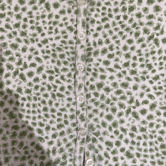 Green Cheetah Print Top - Picture 4 of 4